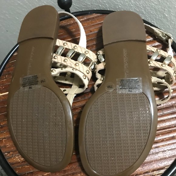 Antonio Melani - flat sandals with gold accents - Womens size 7 - Picture 2 of 4